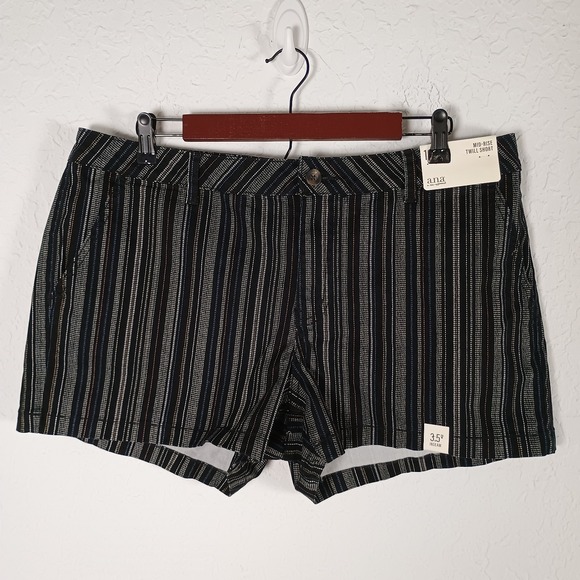 a.n.a Pants - a.n.a. ANA A New Approach Shorts Womens 16 Black White Stripe Mid Rise Twill NWT